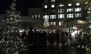 Weihnachtsmarkt am Gänsemarkt bei Nacht